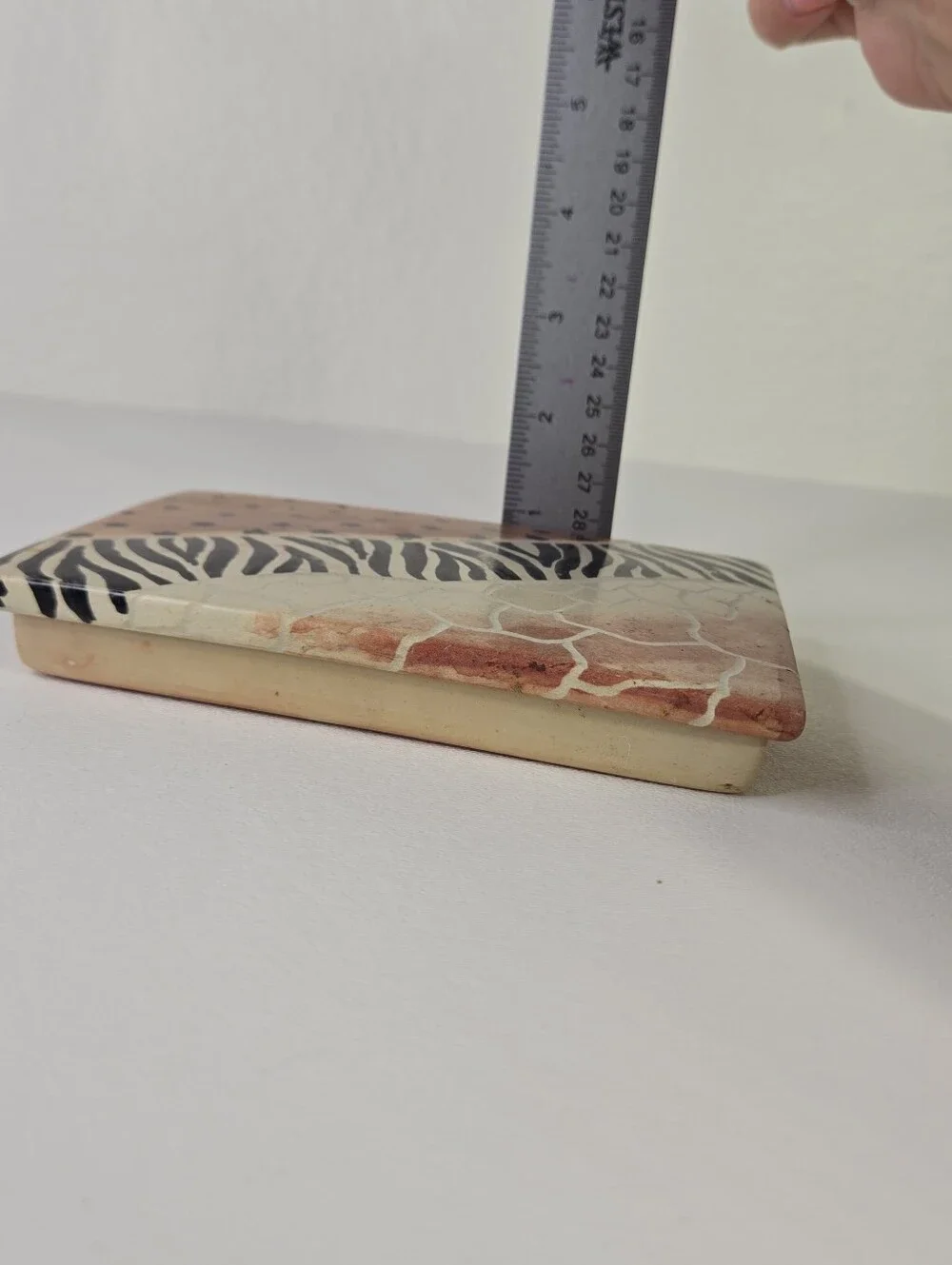 VTG Animal‎ Carved Print Soap Stone Trinket Box Hand Crafted in Kenya Wild Life